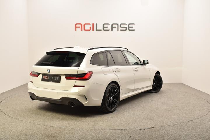 Hvid BMW 330e fra 2020