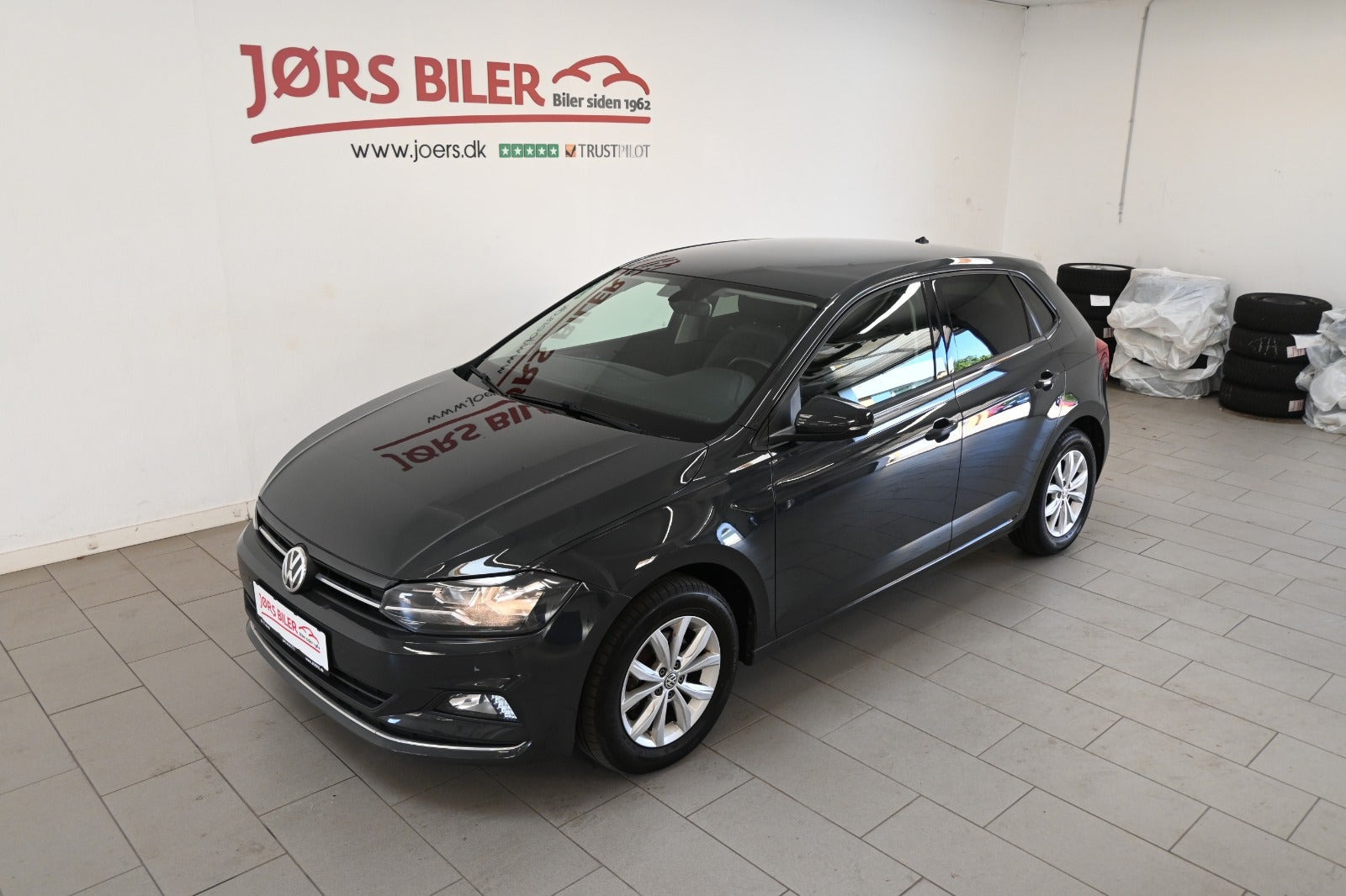 Grå VW Polo fra 2020