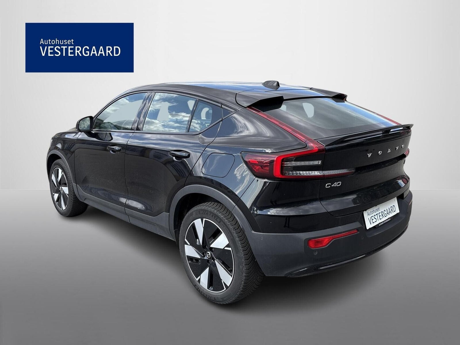 Sort Volvo C40 fra 2024