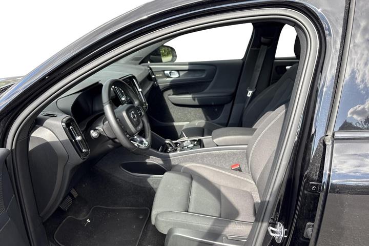 Sort Volvo C40 fra 2024