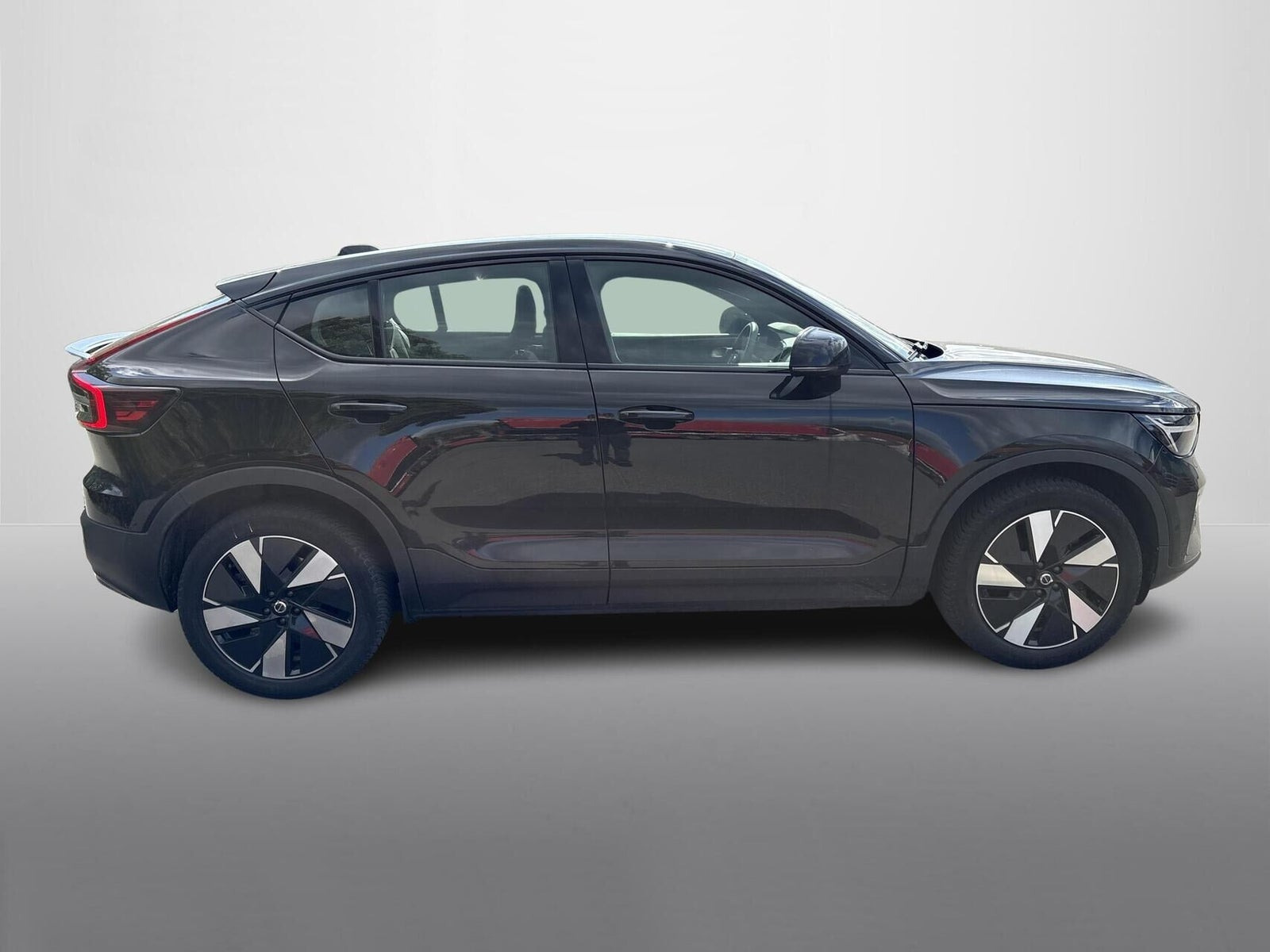 Sort Volvo C40 fra 2024