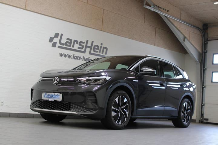 Grå VW ID.4 fra 2022 set udefra