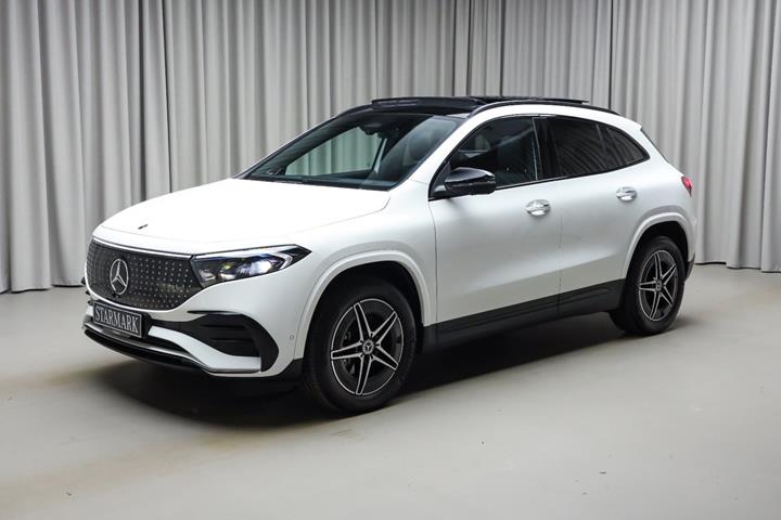 Hvid Mercedes EQA250+ fra 2025 set udefra