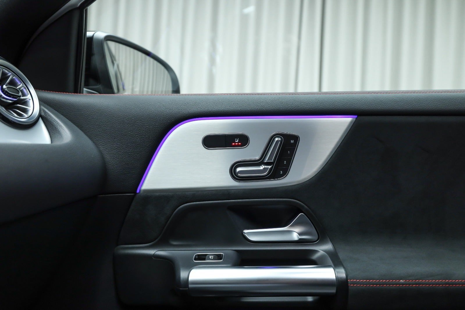 Hvid Mercedes EQA250+ fra 2025