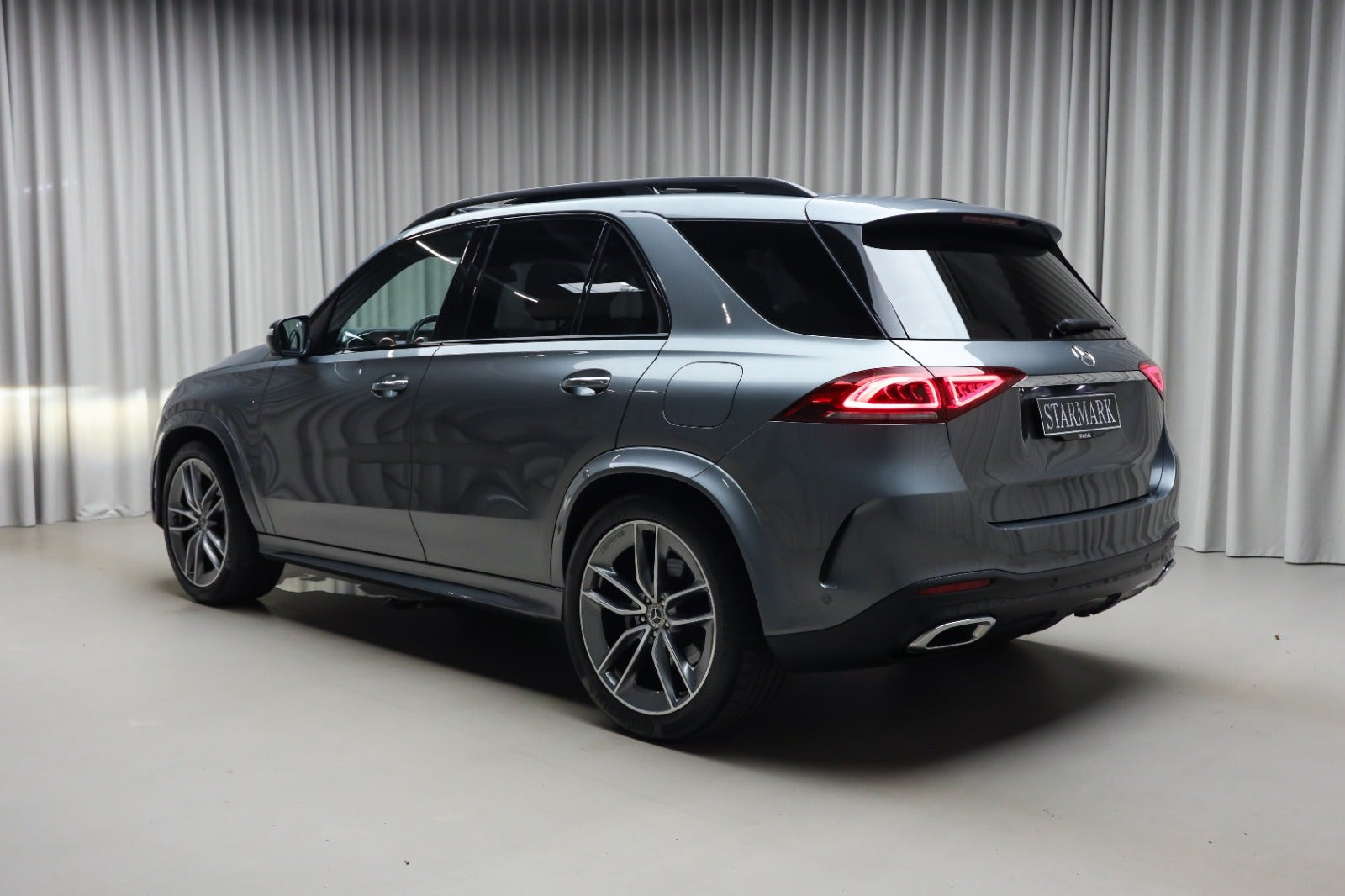 Grå Mercedes GLE350 de fra 2022