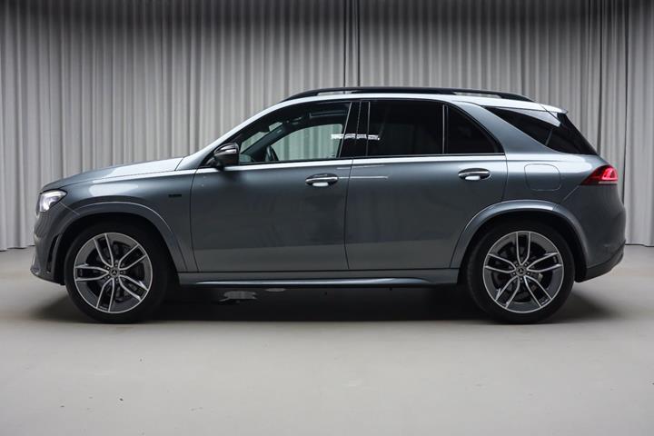 Grå Mercedes GLE350 de fra 2022