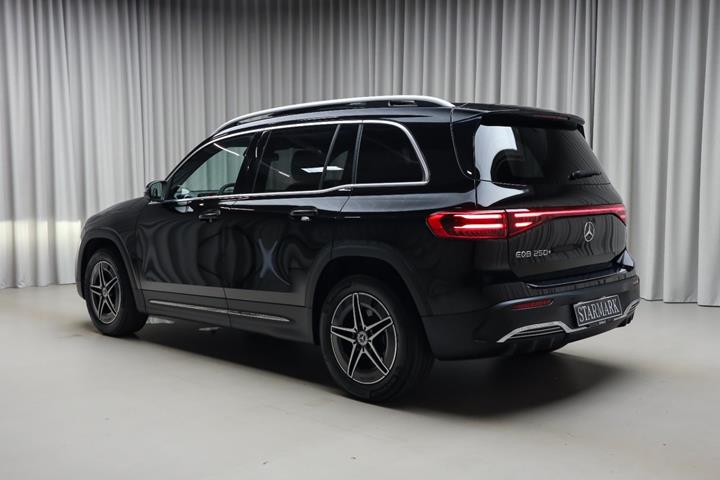 Sort Mercedes EQB250+ fra 2025