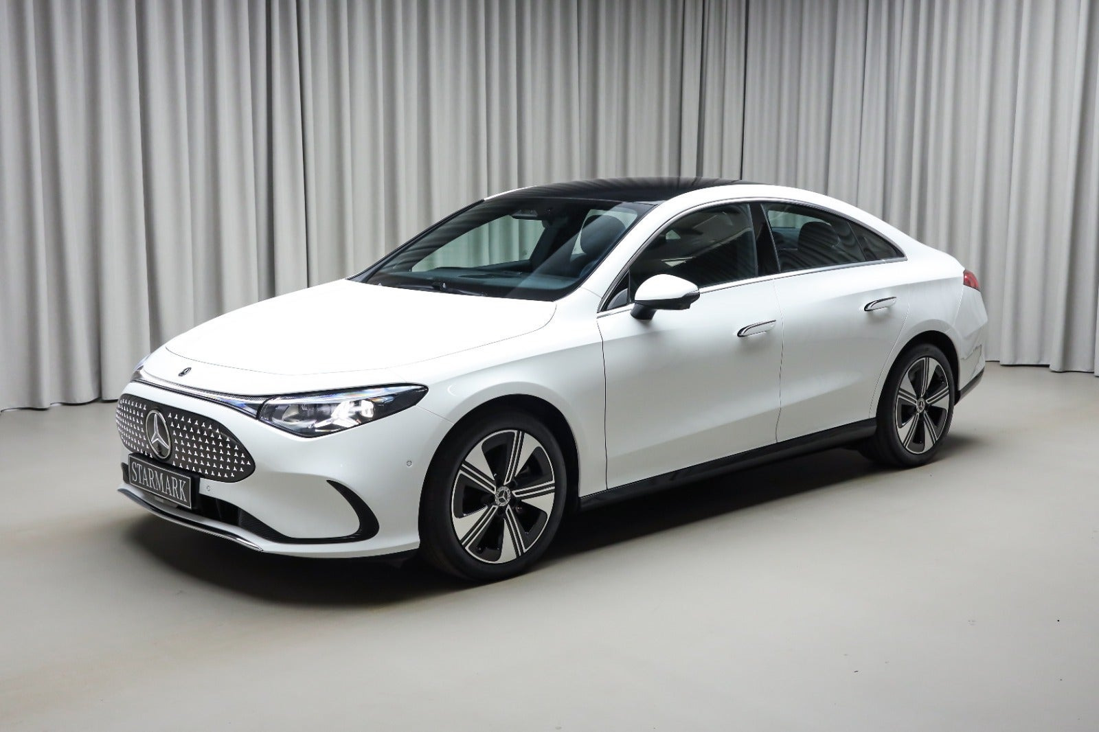 Hvid Mercedes CLA250+ fra 2025
