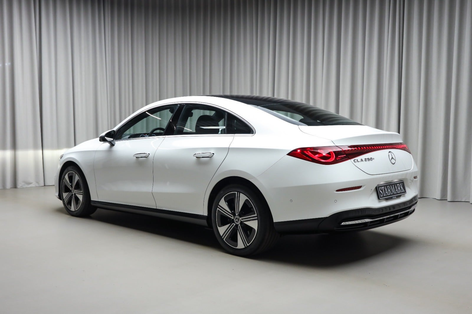 Hvid Mercedes CLA250+ fra 2025