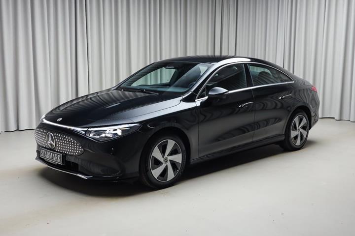 Sort Mercedes CLA250+ fra 2025 set udefra