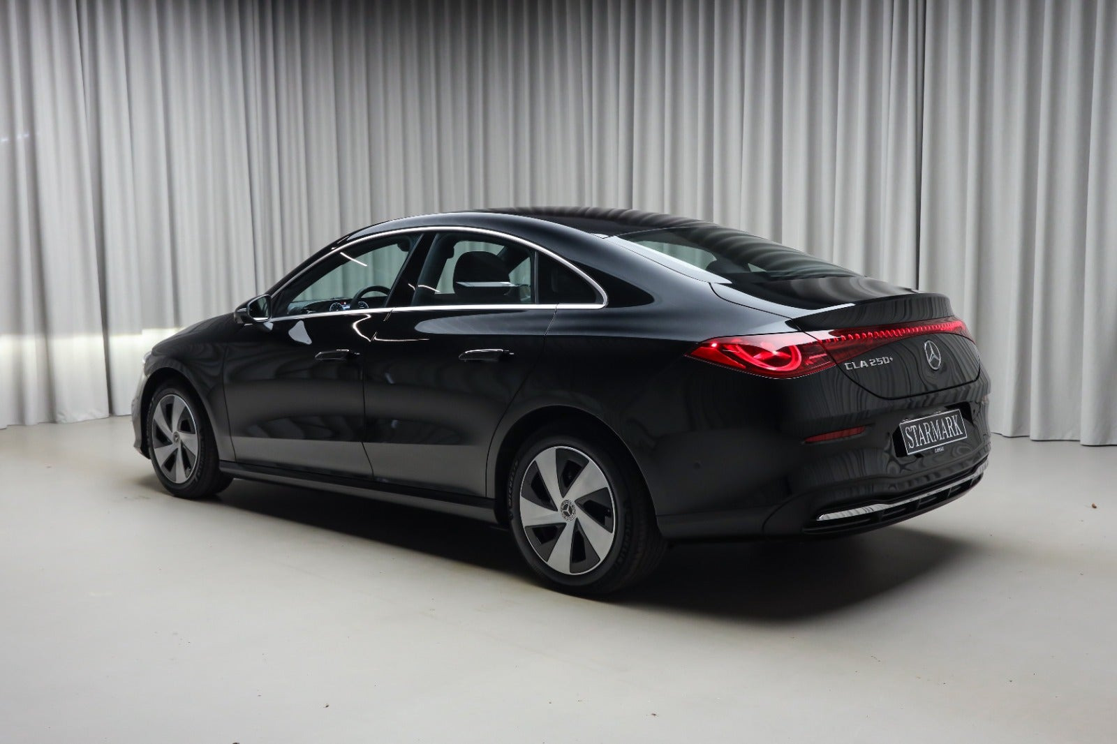 Sort Mercedes CLA250+ fra 2025