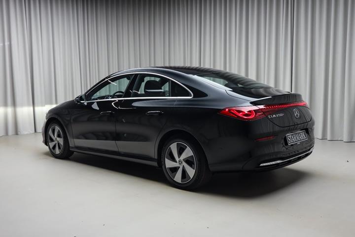 Sort Mercedes CLA250+ fra 2025
