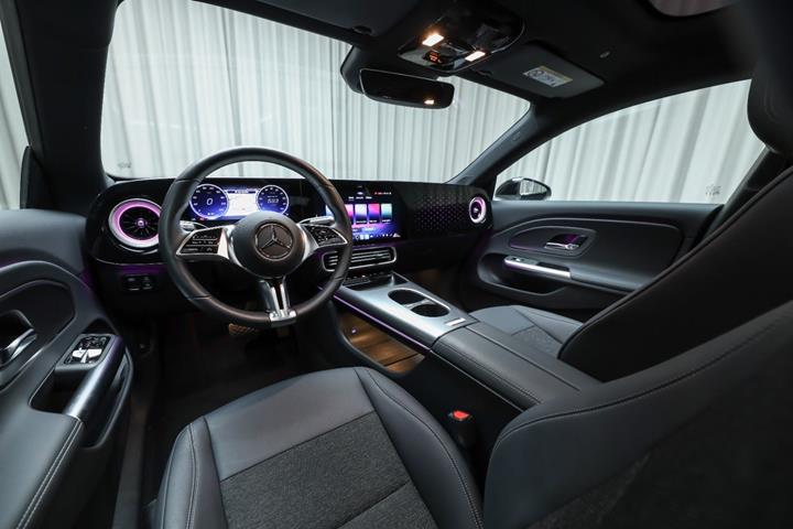 Sort Mercedes CLA250+ fra 2025
