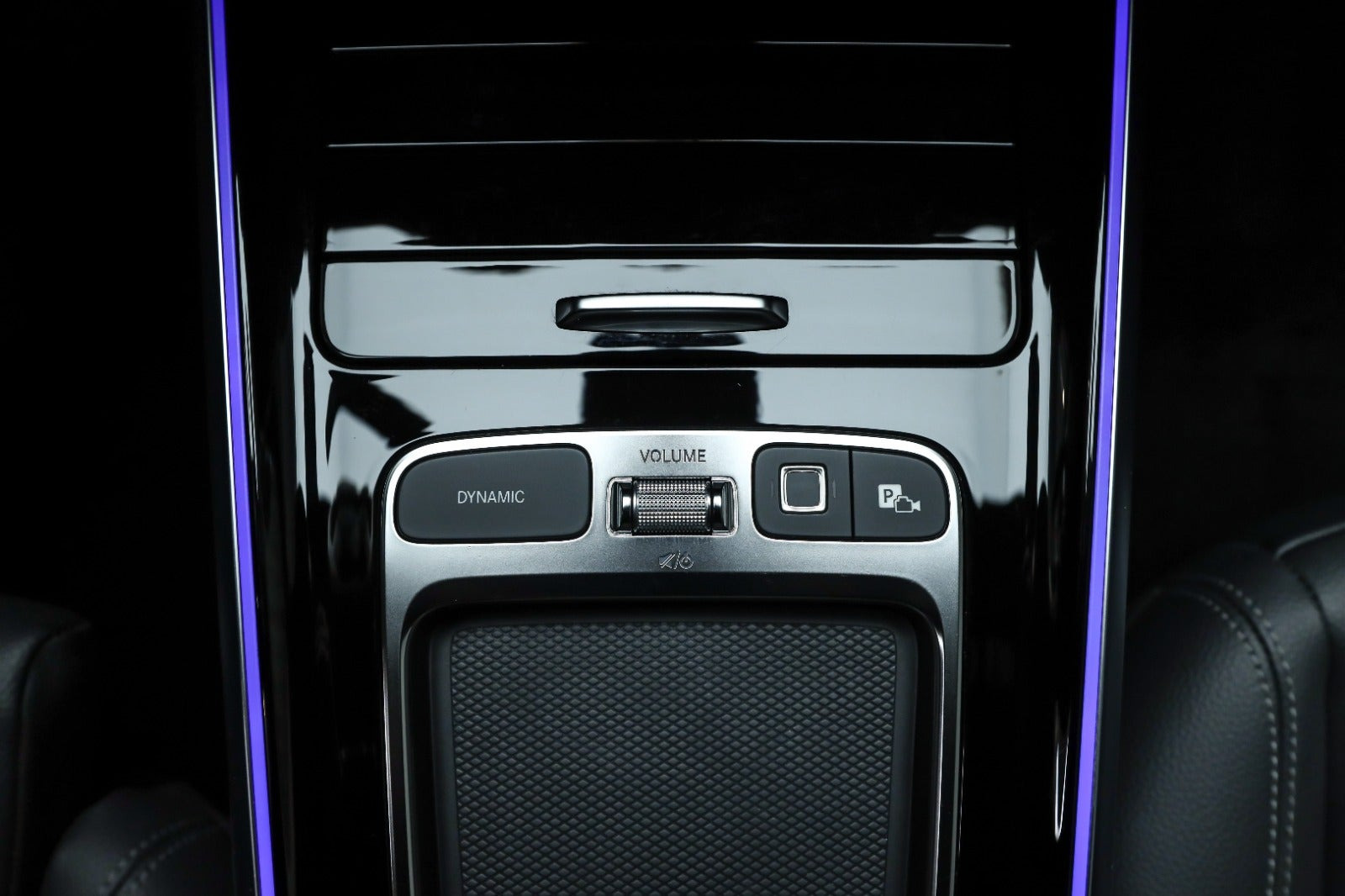 Hvid Mercedes EQB250+ fra 2026