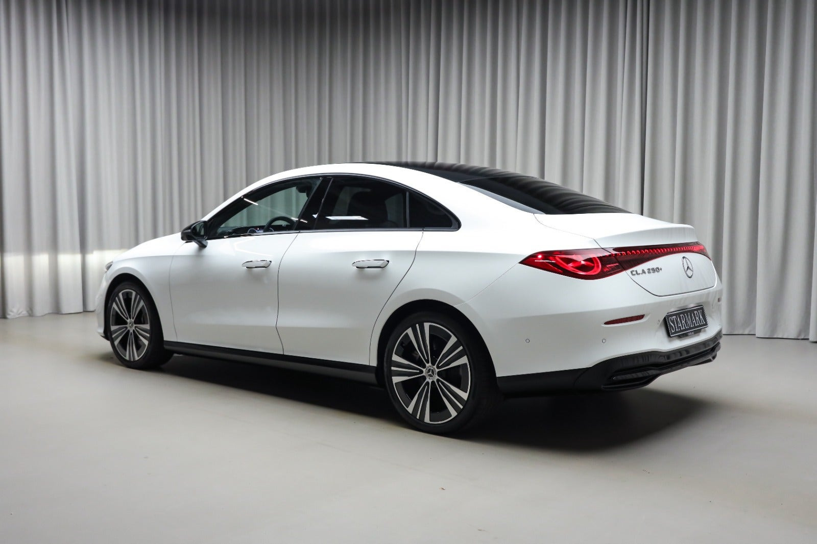 Hvid Mercedes CLA250+ fra 2025
