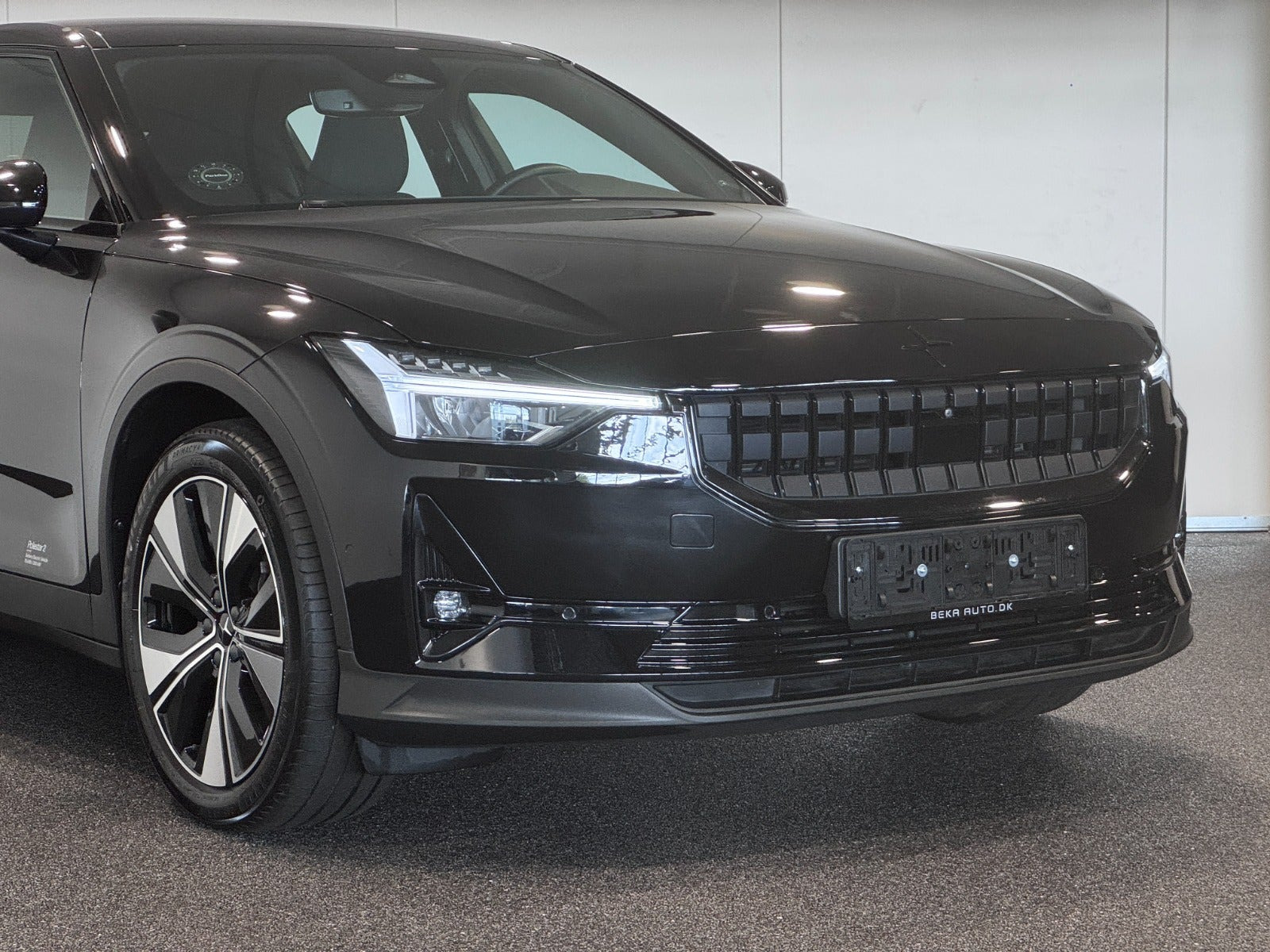 Sort Polestar 2 fra 2023
