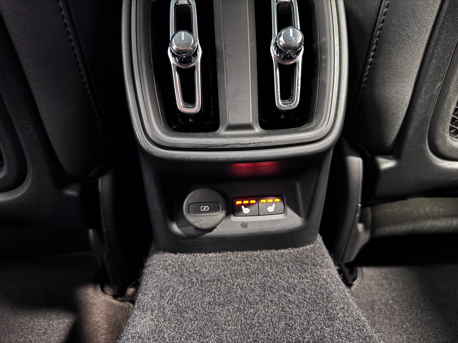 Sort Polestar 2 fra 2023