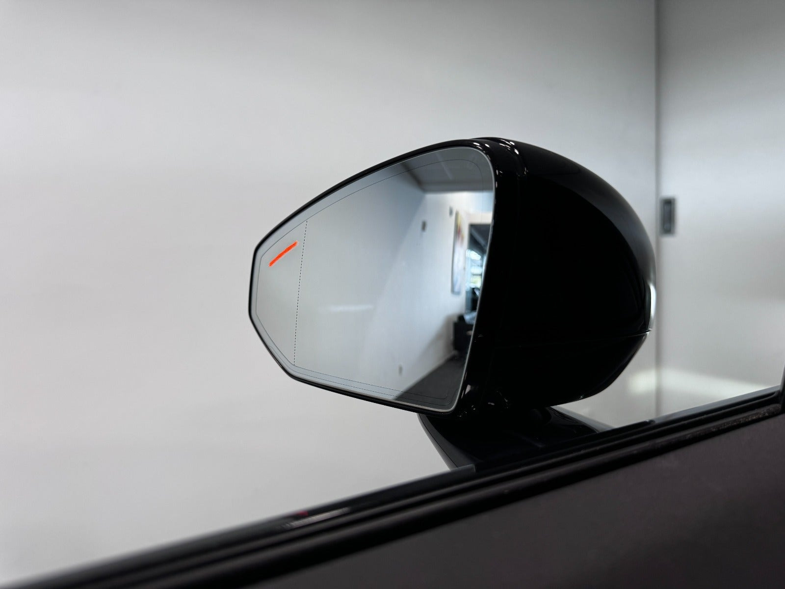 Sort Polestar 2 fra 2023