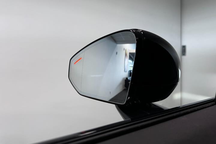 Sort Polestar 2 fra 2023