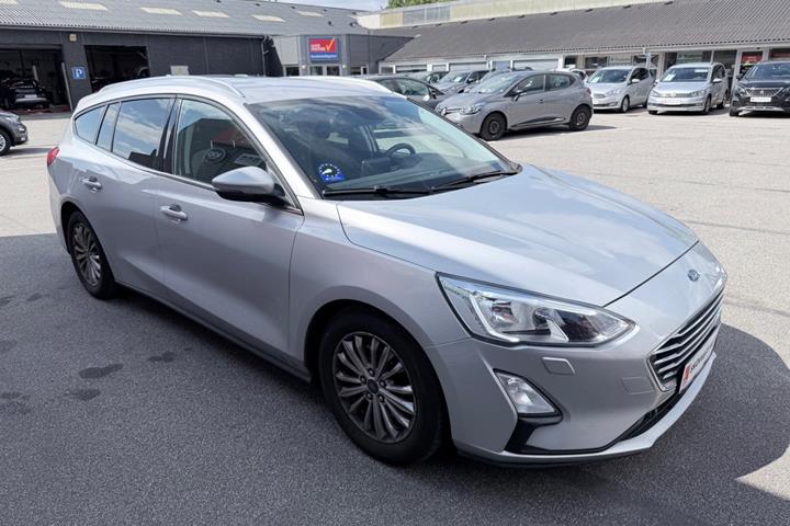 Sølv Ford Focus fra 2019