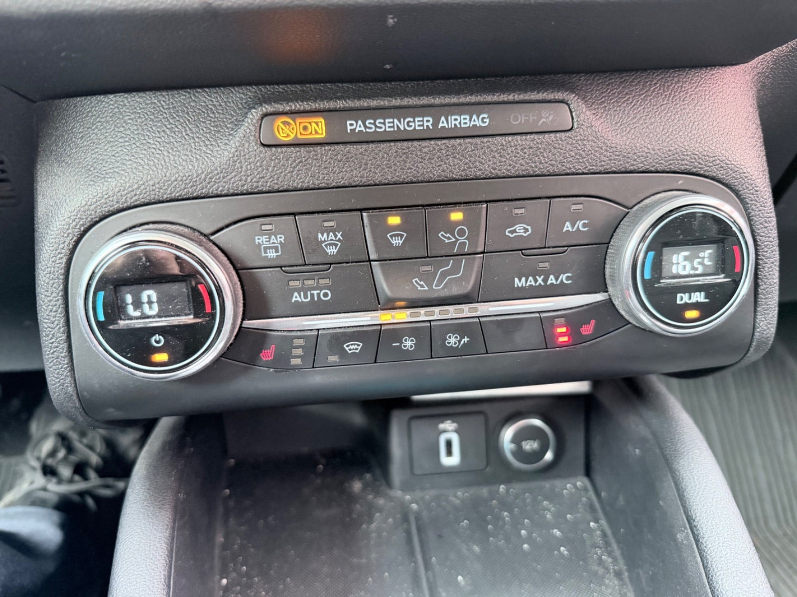 Sølv Ford Focus fra 2019