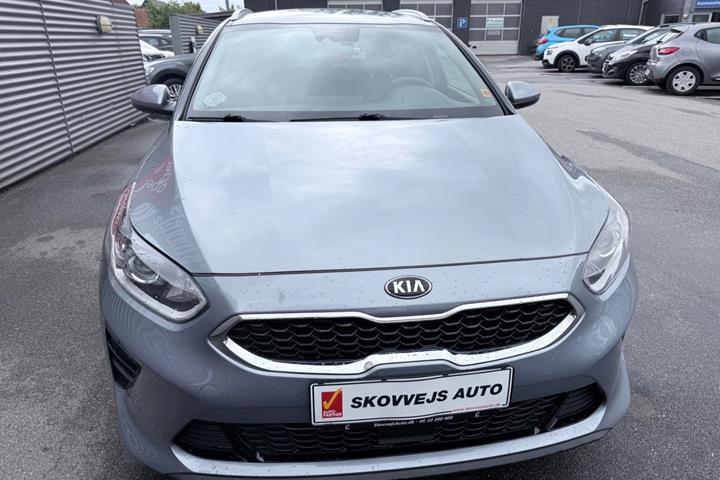 Grå Kia Ceed fra 2020