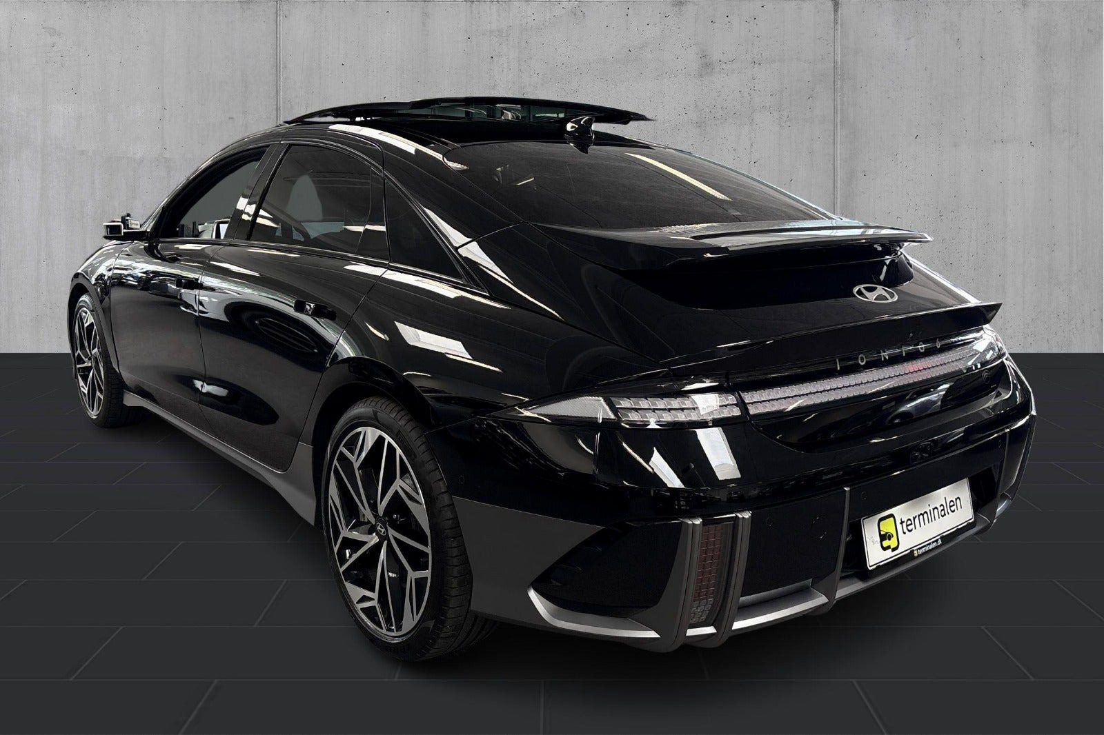 Sort Hyundai Ioniq 6 fra 2024