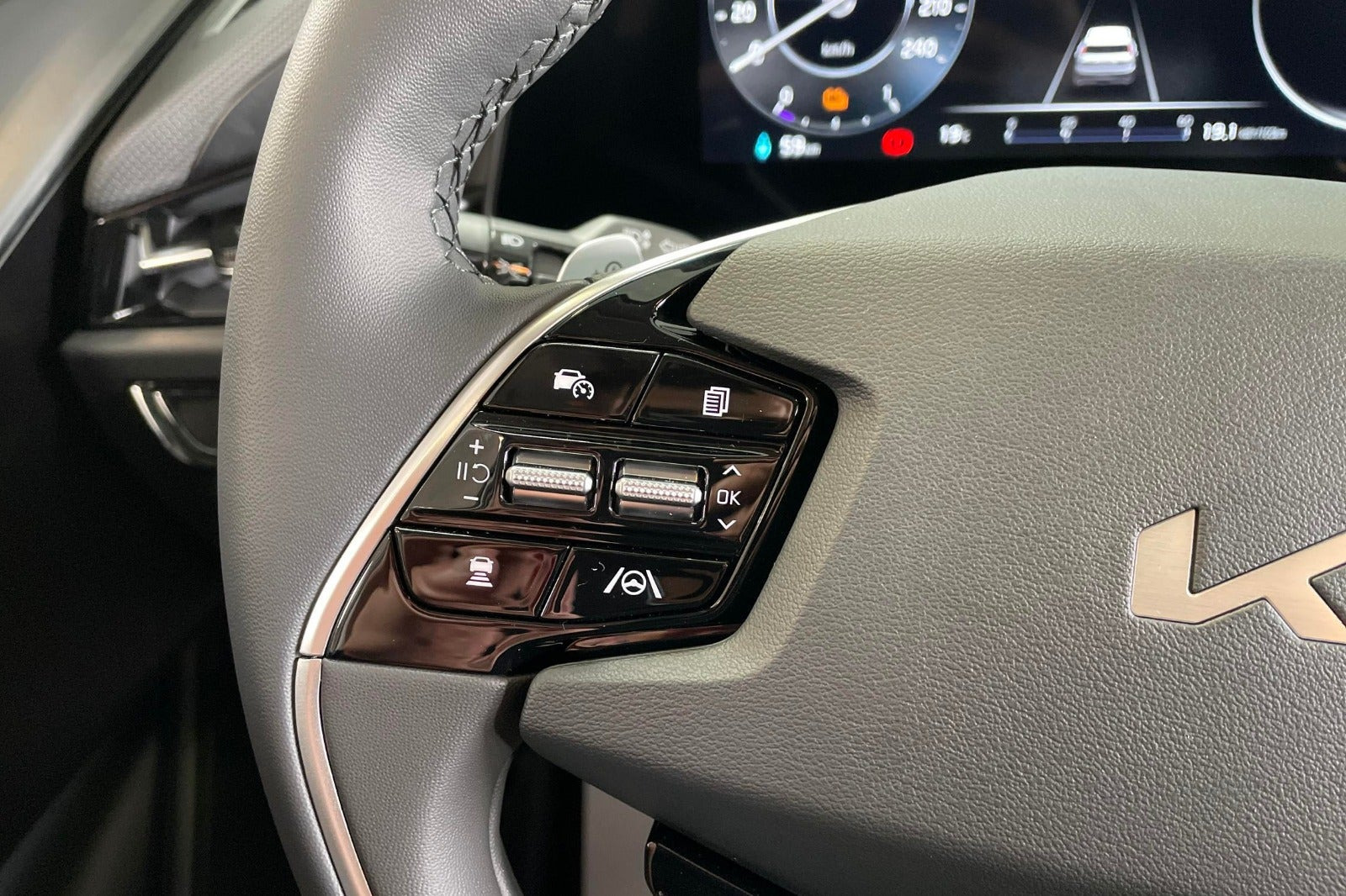 Hvid Kia Niro fra 2025