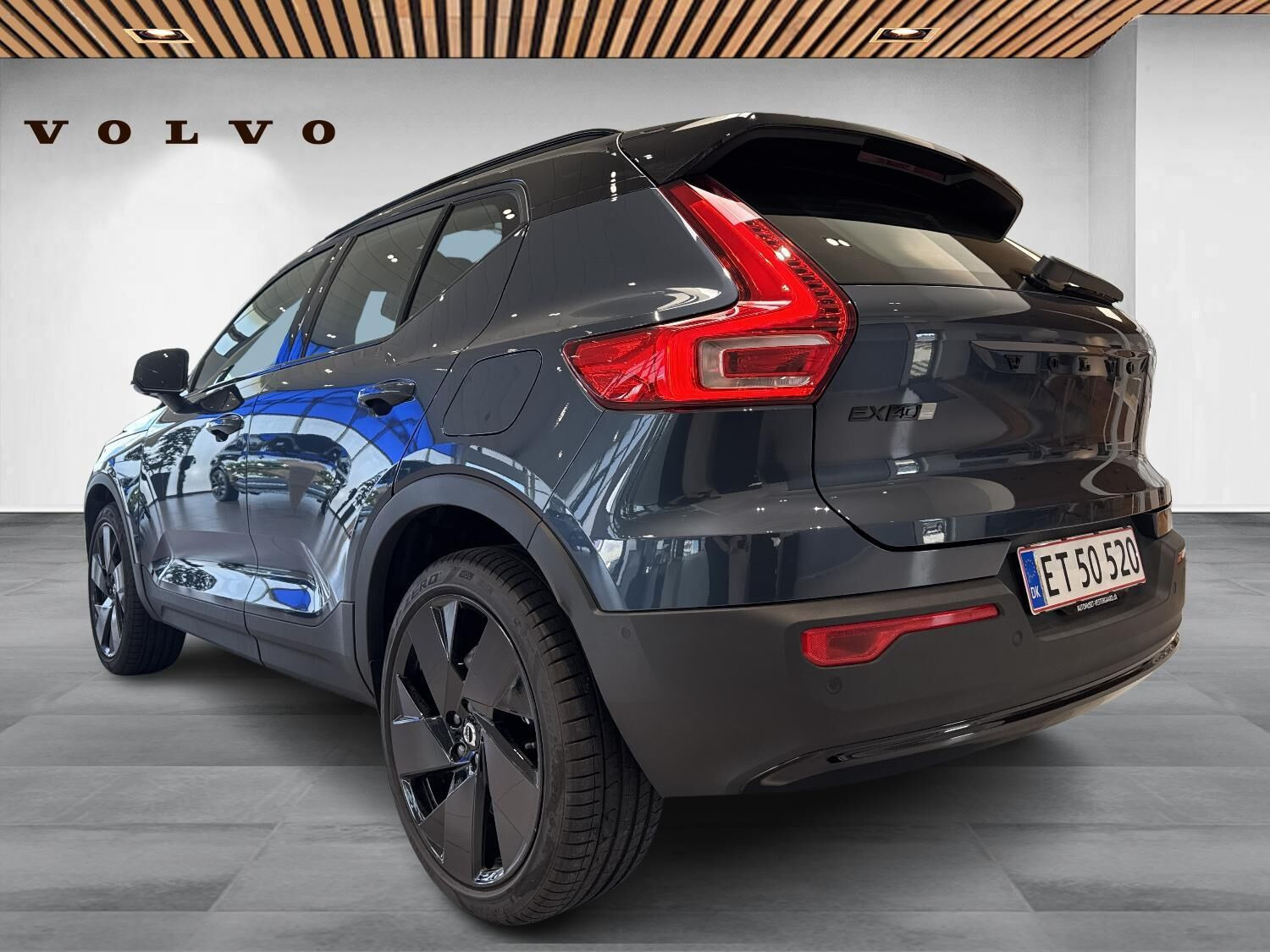 Blå Volvo EX40 fra 2027