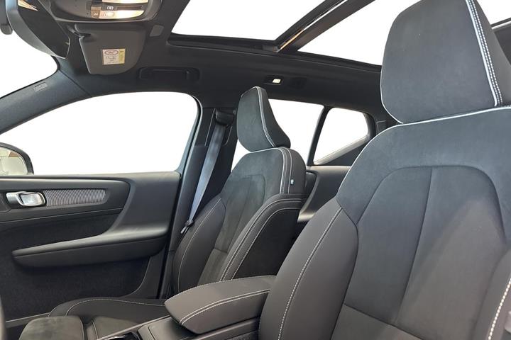 Blå Volvo EX40 fra 2027