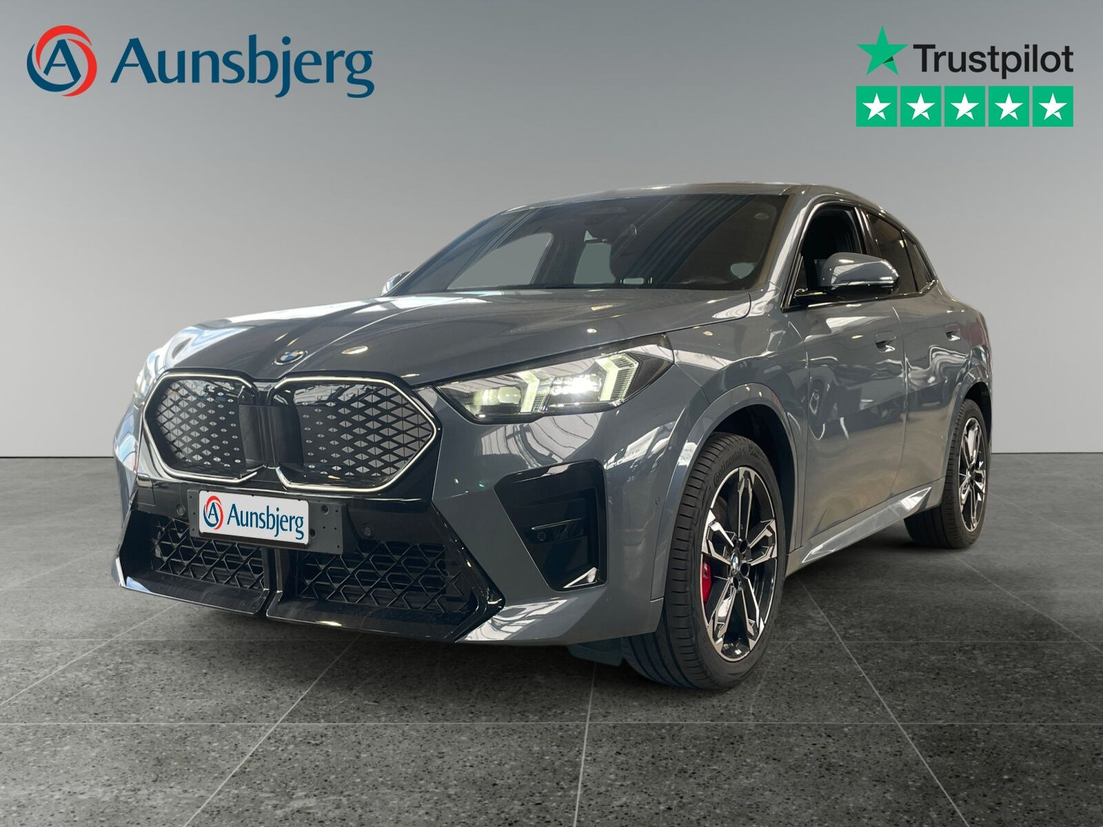 Grå BMW iX2 fra 2025