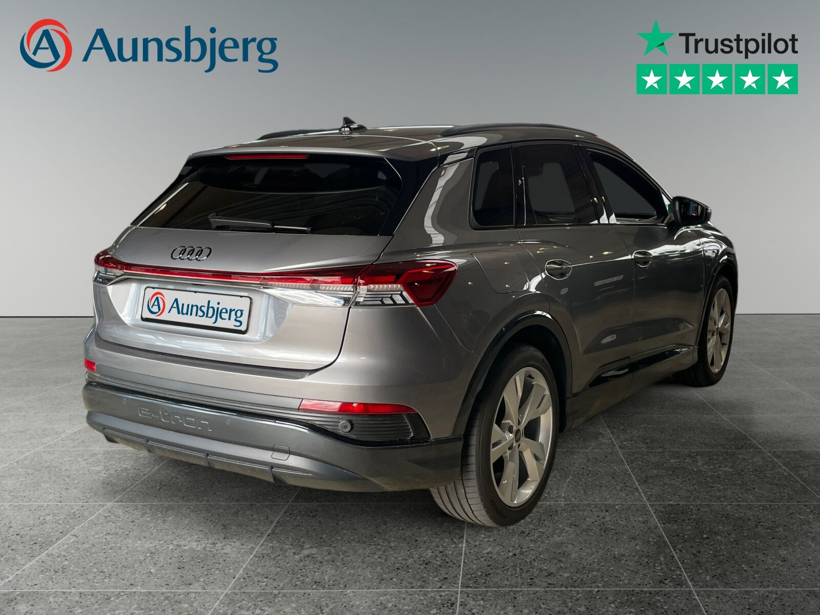 Grå Audi Q4 e-tron fra 2025