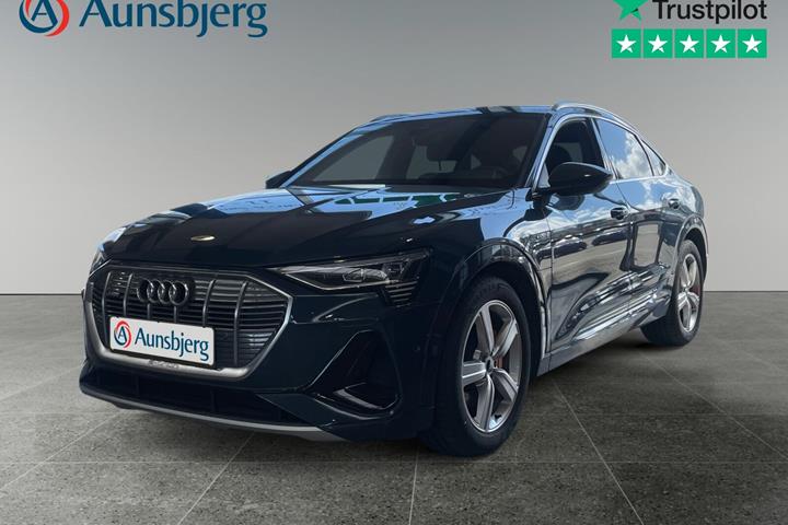 Blå Audi e-tron fra 2022