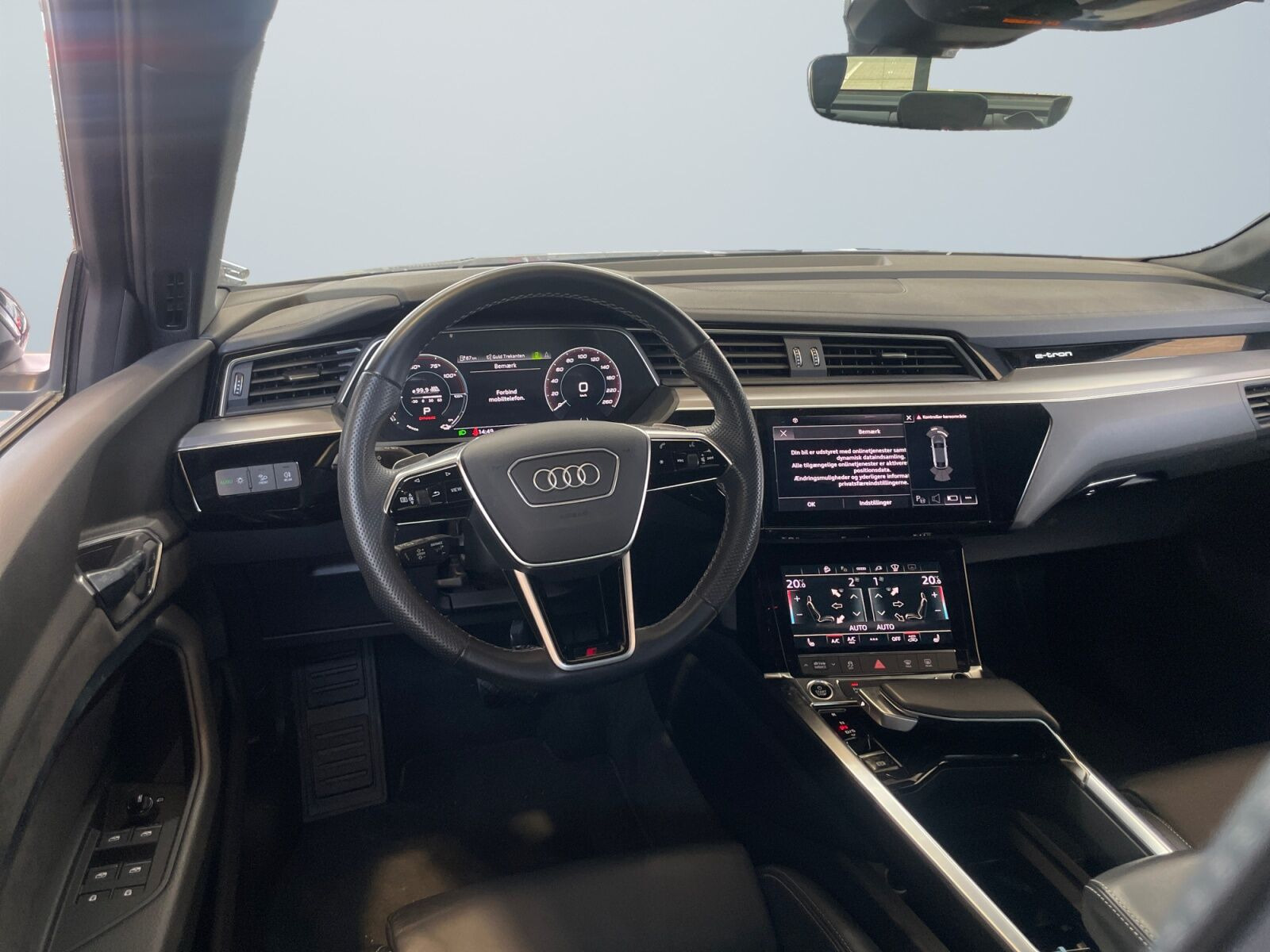 Blå Audi e-tron fra 2022