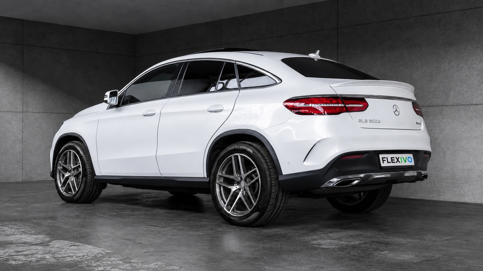 Hvid Mercedes GLE500 fra 2016