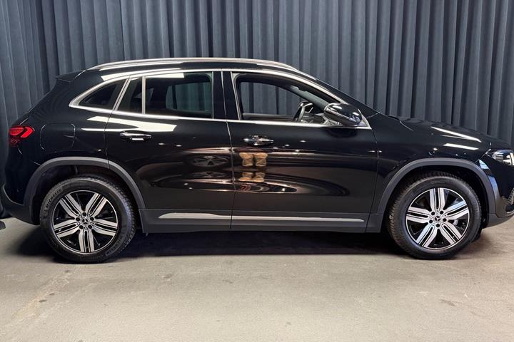 Sort Mercedes EQA 250+ fra 2024