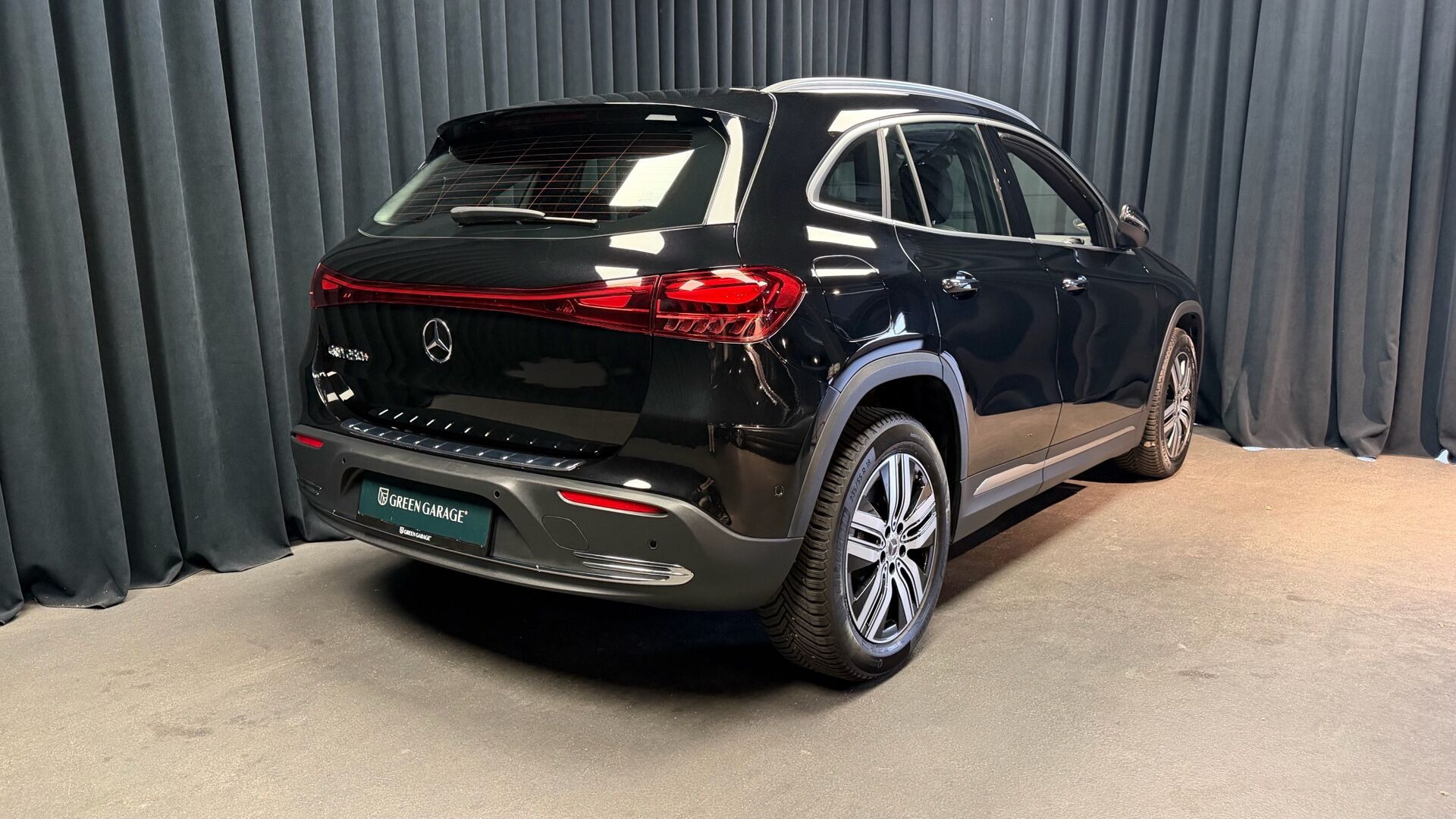 Sort Mercedes EQA 250+ fra 2024