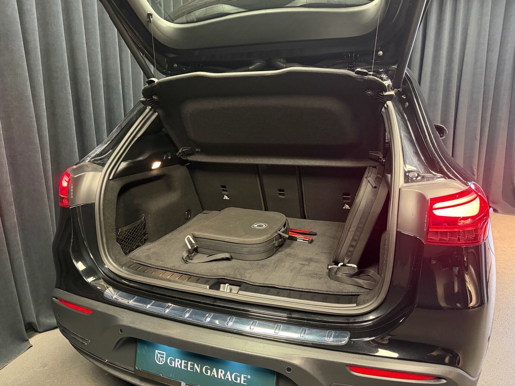 Sort Mercedes EQA 250+ fra 2024