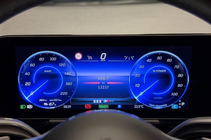 Sort Mercedes EQA 250+ fra 2024