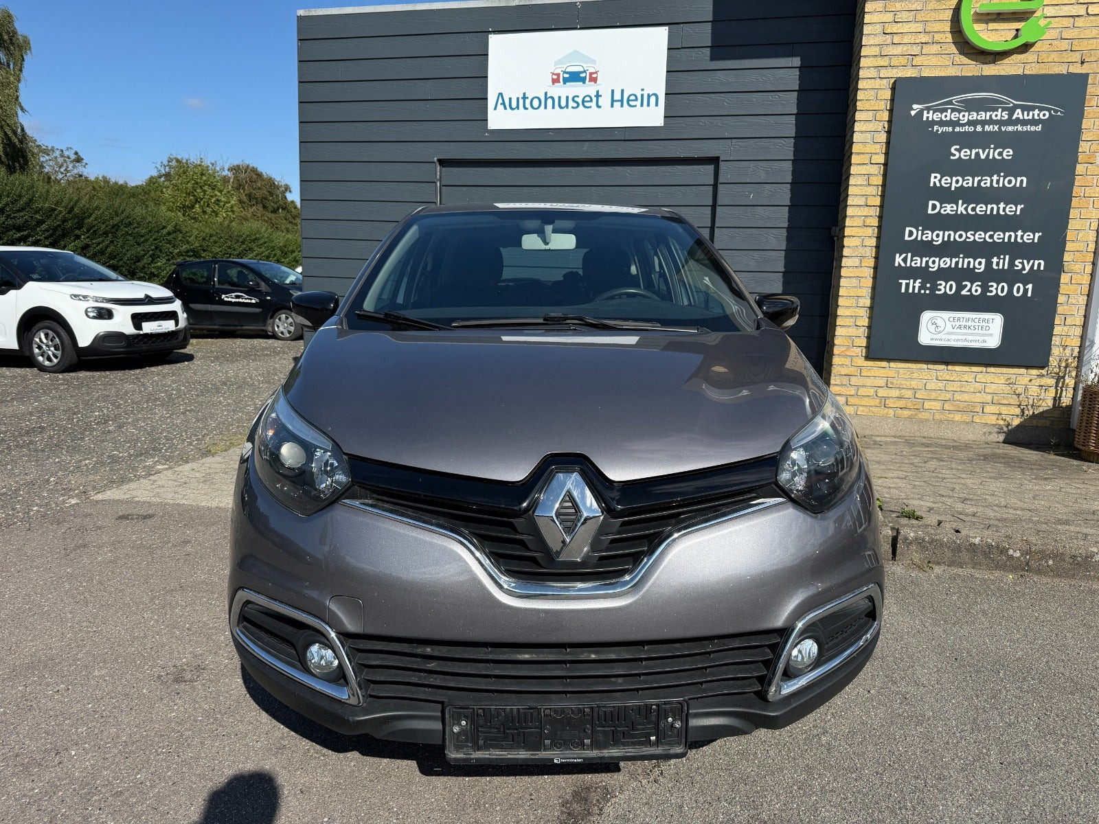 Grå Renault Captur fra 2016