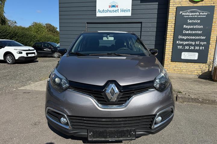 Grå Renault Captur fra 2016