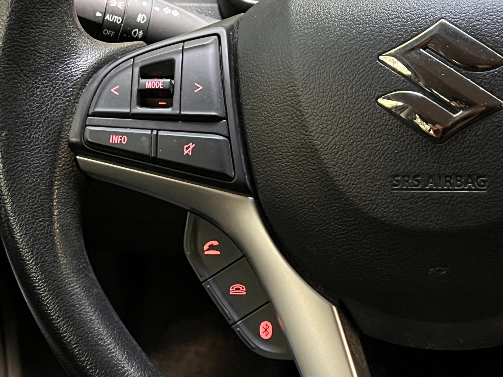 Beige Suzuki Ignis fra 2021