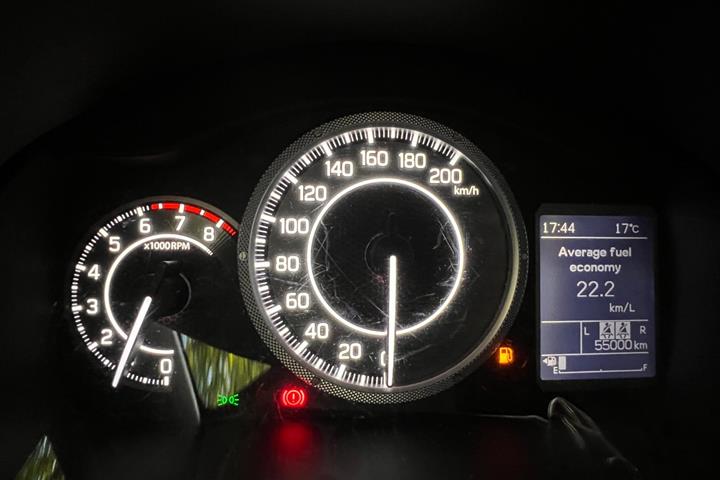 Beige Suzuki Ignis fra 2021