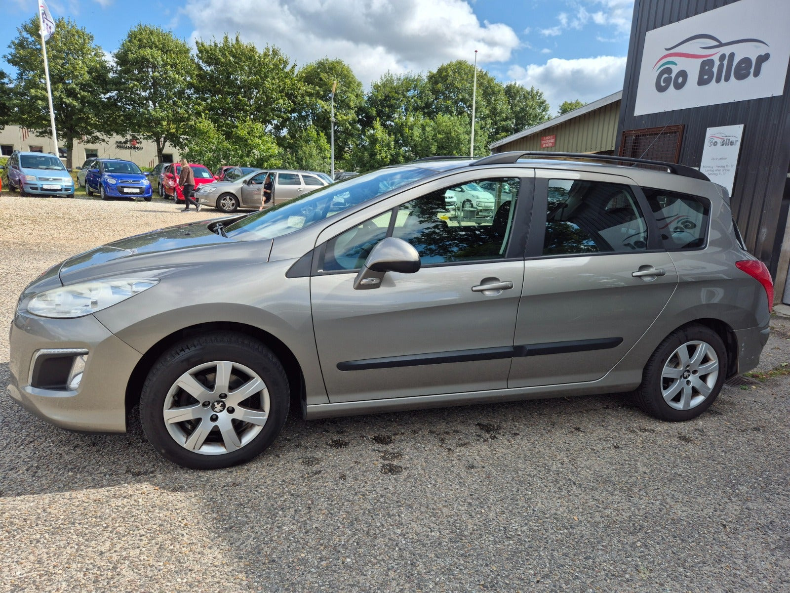 Grøn Peugeot 308 fra 2010