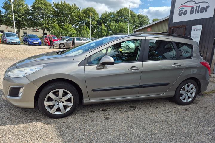 Grøn Peugeot 308 fra 2010