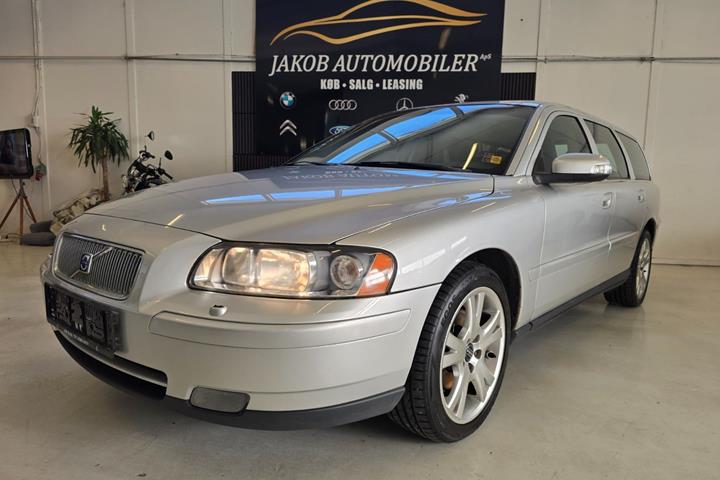 Sølv Volvo V70 fra 2006