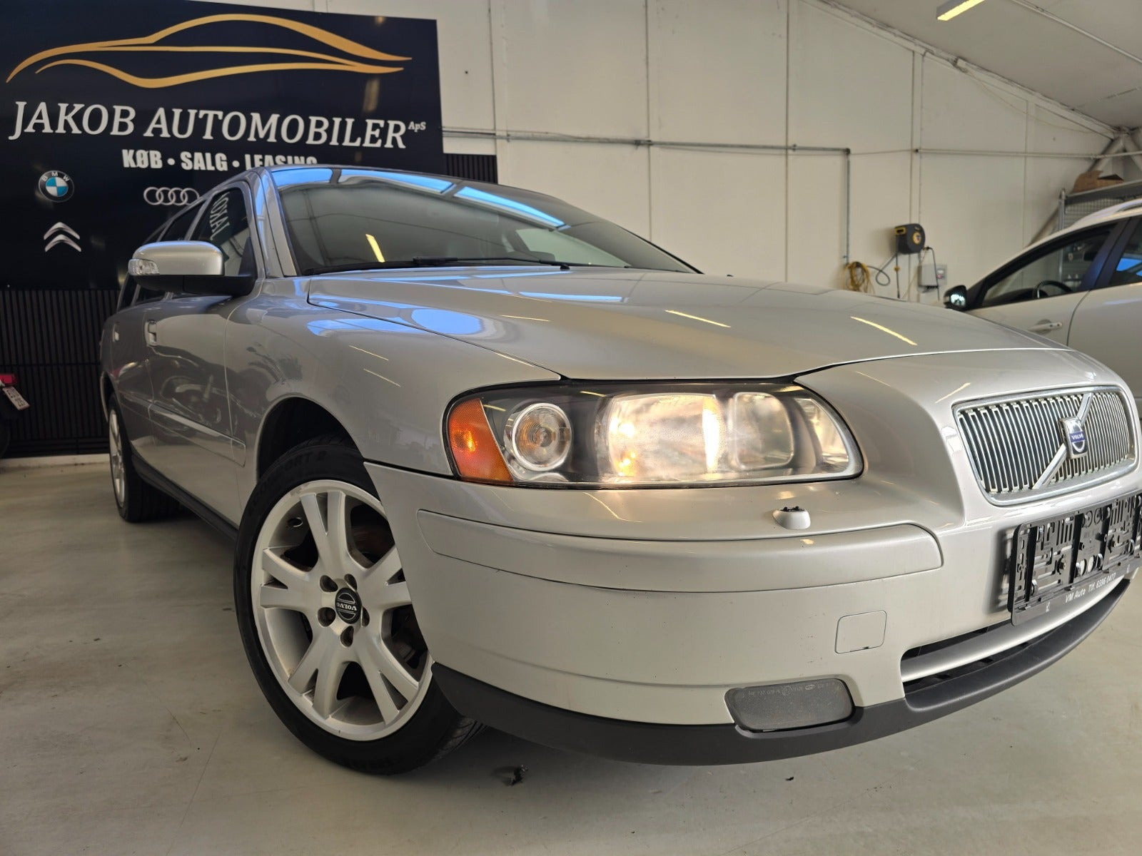 Sølv Volvo V70 fra 2006