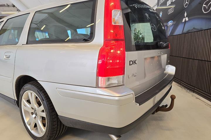 Sølv Volvo V70 fra 2006