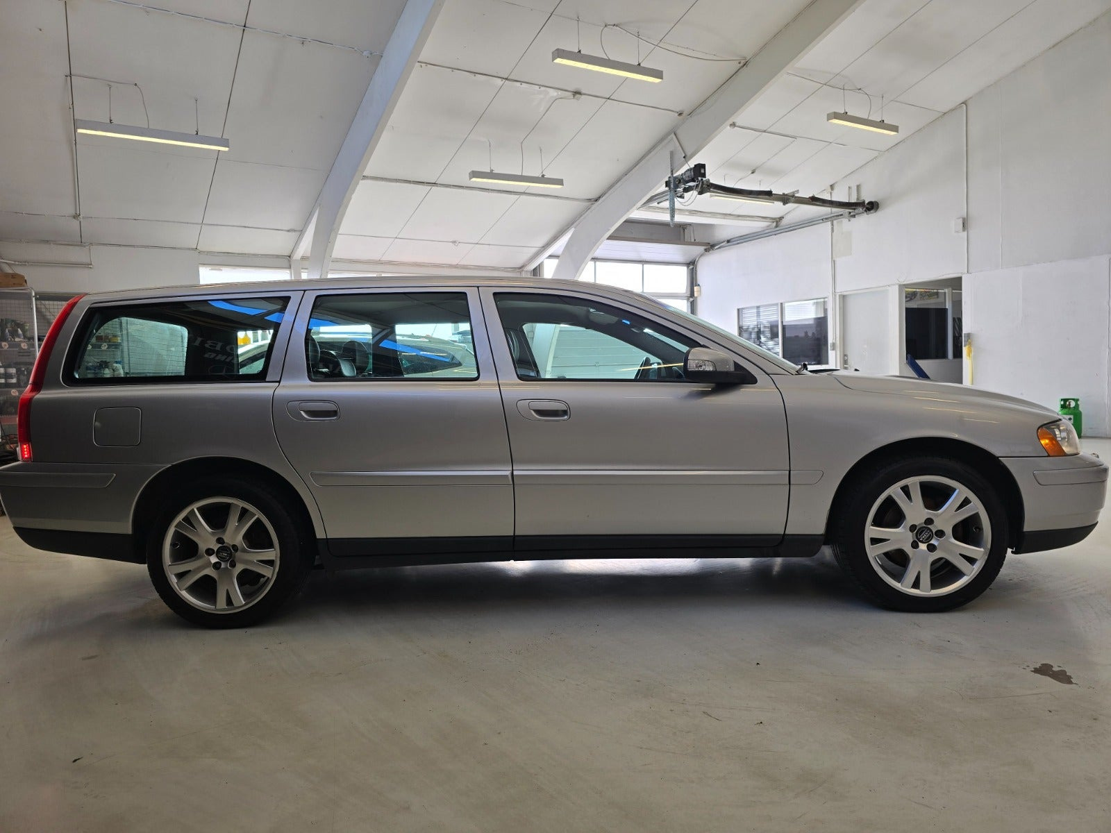 Sølv Volvo V70 fra 2006