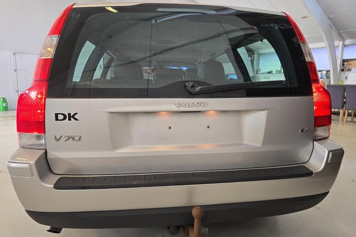 Sølv Volvo V70 fra 2006